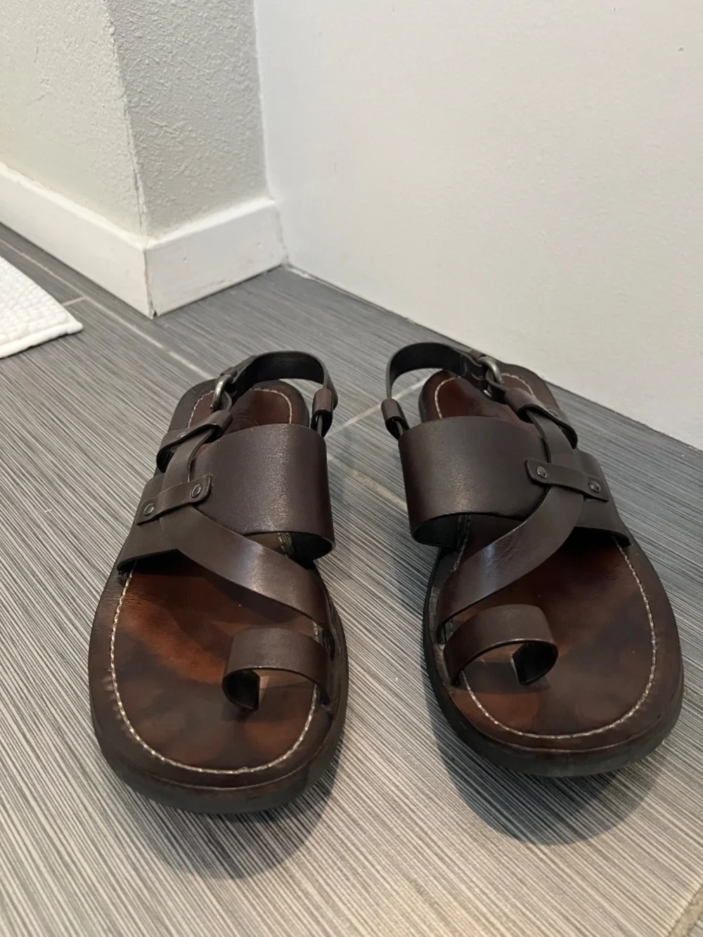 Tod’s sandals dark brown like new condition 9.5